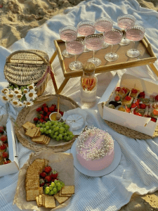 10 Summer Picnic Ideas for Teen Friend Groups