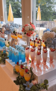 8 Elegant Pool Party Decorations for Adults