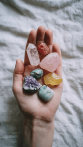 8 Smart Tips to Choose the Right Healing Stone for Your Needs