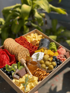 12 Romantic Picnic Menu Ideas for Couples